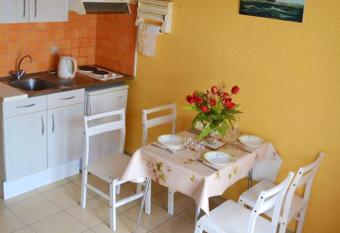 Appartement de 2 chambres avec terrasse a Biscarrosse a 4 km de la plage has Balcony rooms