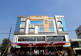 Hotel Shahi Darbar allows 18 year olds to book a room