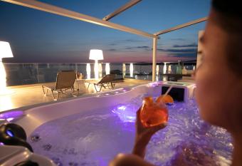 Mr & Mrs K Bianco allows 18 year olds to book a room