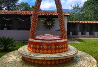 La Casona De La Esmeralda has Balcony rooms