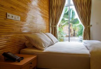 PERLA Dhangethi has Balcony rooms