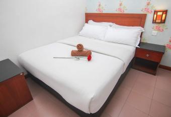 Rose Cottage Hotel Taman Daya has Smoking rooms
