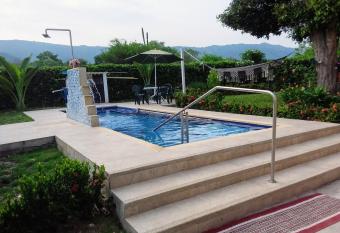 C&H campestre el oasis allows 18 year olds to book a room