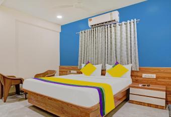 Itsy By Treebo - Radhika Ex allows 18 year olds to book a room