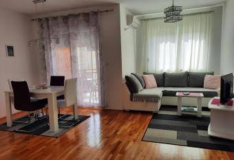 Apartman Natasha has Balcony rooms