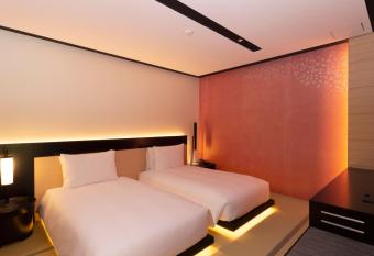 Chalet Ivy Jozankei has rooms with a private hot tub