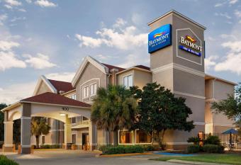 Baymont by Wyndham Clute allows 18 year olds to book a room