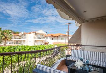 Andrew apartment has Balcony rooms