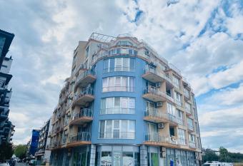 Golden Sea View 2 has Balcony rooms