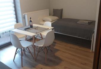 Apartament Fibra Crema allows 18 year olds to book a room