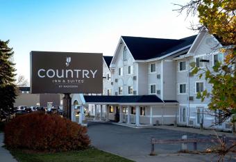 Country Inn & Suites by Radisson, Winnipeg, MB allows 18 year olds to book a room