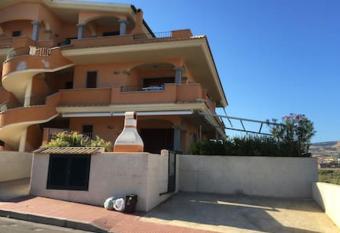 Castelsardo,Lu bagnu has Balcony rooms
