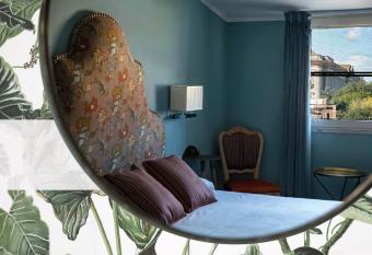 Welchome Charming House allows 18 year olds to book a room