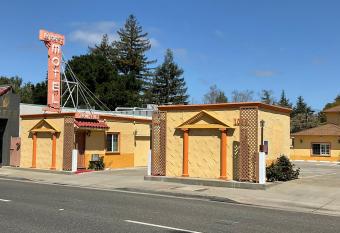 Budget Motel allows 18 year olds to book a room