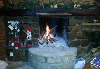 Molino Rodete has rooms with a private hot tub