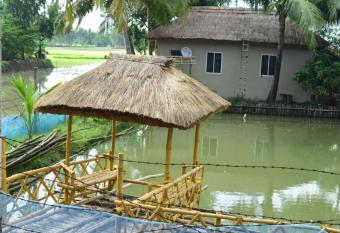Solitary Nook has Balcony rooms