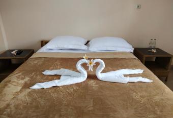 Lidah Lokal Guest House Singaraja allows 18 year olds to book a room