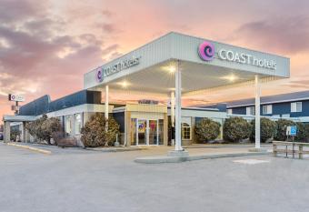 Coast Swift Current Hotel allows 18 year olds to book a room