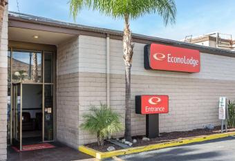 Econo Lodge Lake Elsinore Casino has Balcony rooms
