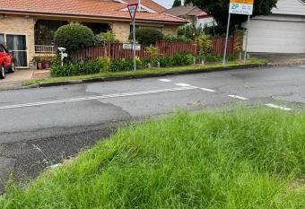 JOHN HUNTER B&B allows 18 year olds to book a room