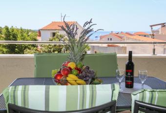 Apartments Paradise Hvar has Balcony rooms