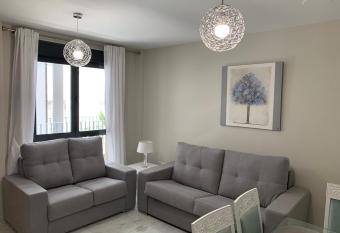 Apartment Lucena Center Bajo allows 18 year olds to book a room