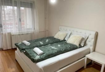 Apartment Elefant 021 allows 18 year olds to book a room