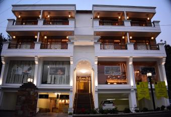 Aaroham The Watergate Hotel Bhimtal allows 18 year olds to book a room