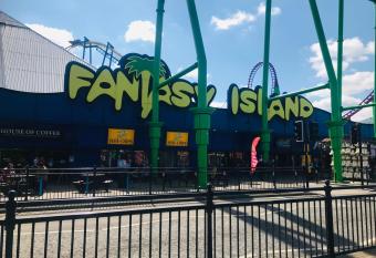 Caravan Beach Holiday allows 18 year olds to book a room