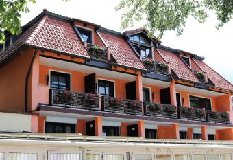 Seehotel Pegasus allows 18 year olds to book a room