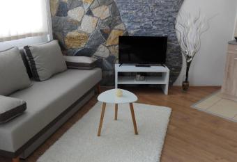 GRAND Apartmani Jagodina has Balcony rooms