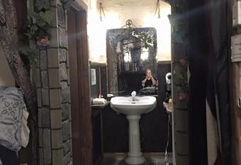 Castle Wood Theme Cottages- Couples Only has rooms with a private hot tub