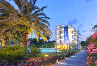 Hotel Jerry has Balcony rooms