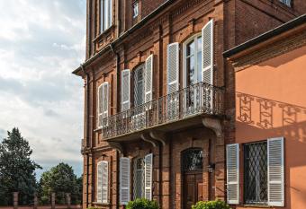 Golf Club Margara allows 18 year olds to book a room