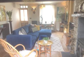 Bambu Cottage has Balcony rooms