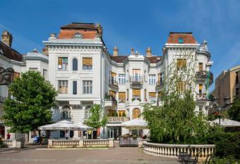 Apartment Kiwi allows 18 year olds to book a room