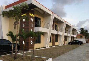 Hotel Vilas allows 18 year olds to book a room