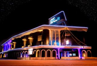 HOTEL K-WAVE R (Adult Only) allows 18 year olds to book a room