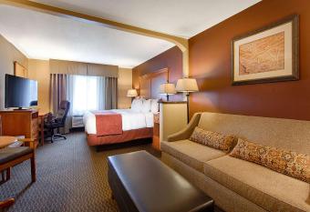Best Western Plus Deer Park Hotel and Suites allows 18 year olds to book a room