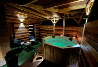 Bier-Lak Apartman House 71 allows 18 year olds to book a room