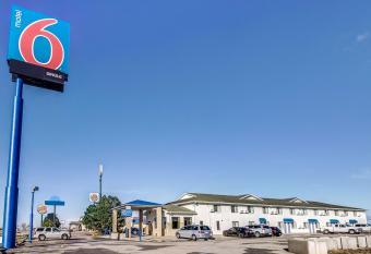 Motel 6 Colby allows 18 year olds to book a room