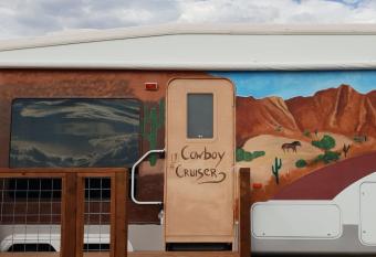 Mountain Harmony Retreat has Balcony rooms