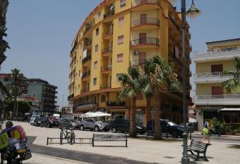 appartamento sapore di mare has Balcony rooms