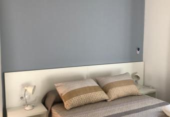 Hostal Casiano Camarasa has Balcony rooms