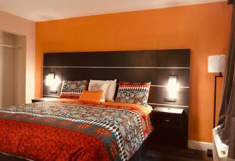 Tropical Inn & Suites allows 18 year olds to book a room