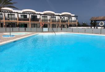 Apartamento SUN Complex Amaya Fuerteventura allows 18 year olds to book a room