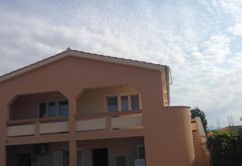 Apartment nearby Vir Bus station has Balcony rooms