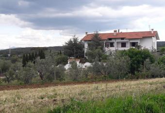 Dolci Ricordi has Balcony rooms