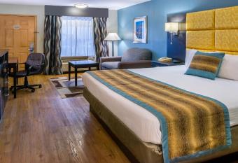 Best Western Inn has rooms with a private hot tub