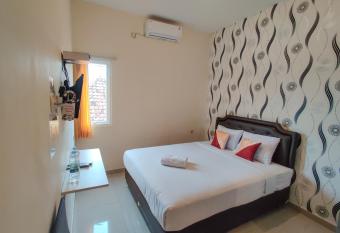 Ayuning Guest House Syariah Semarang RedPartner allows 18 year olds to book a room